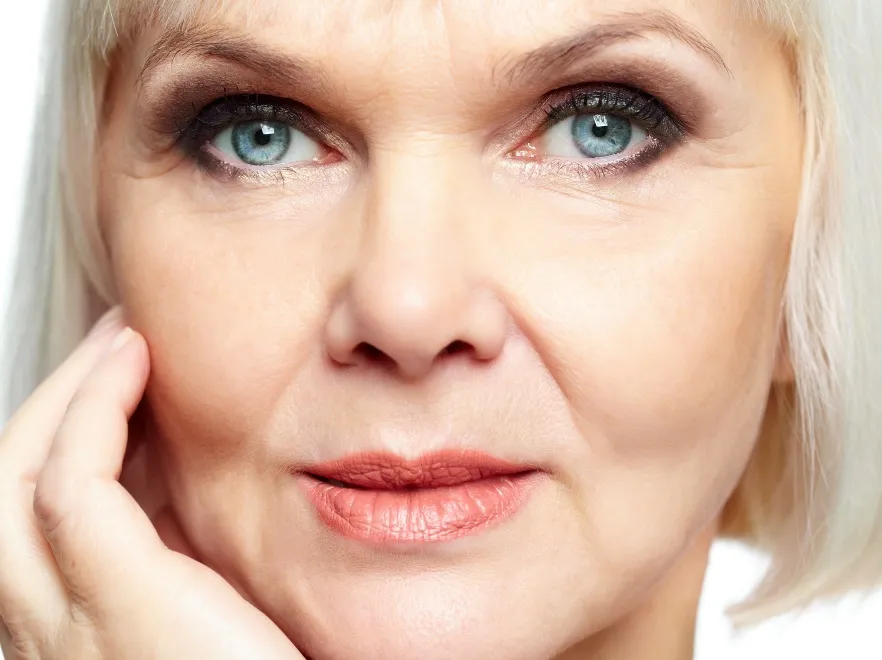 Twarz dojrzałej kobiety