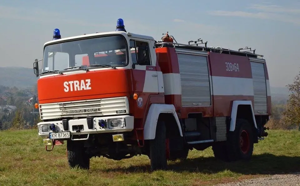 11896610-magirus-deutz-rosenbauer.jpg