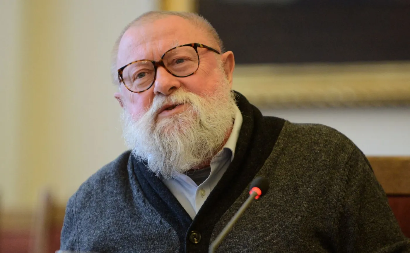 Językoznawca, prof. dr hab. Jerzy Bralczyk podczas spotkania podsumowującego plebiscyt Słowo Roku 2018