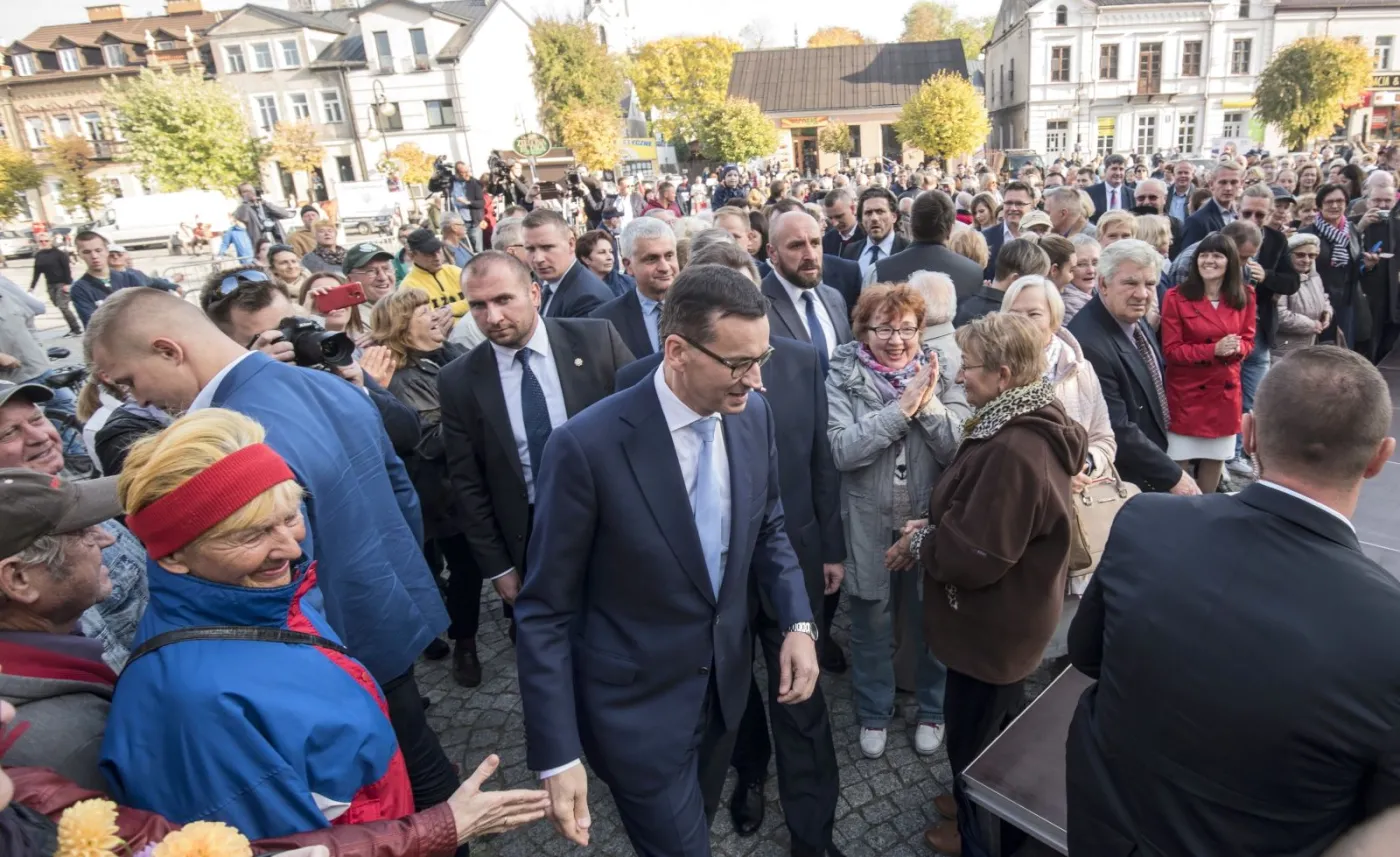 Samorządowy sukces (lub porażka) PiS wprowadzi "dobrą zmianę" na nowe tory