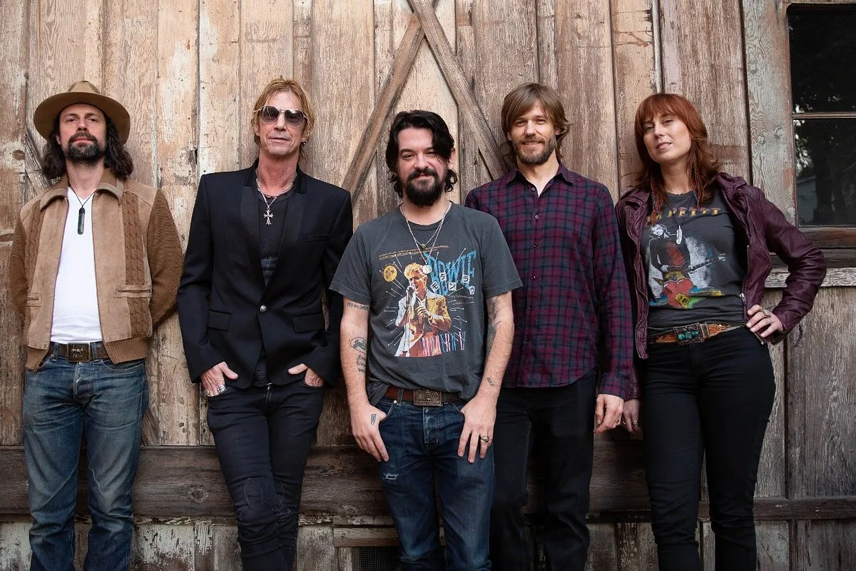 Duff McKagan z zespołem