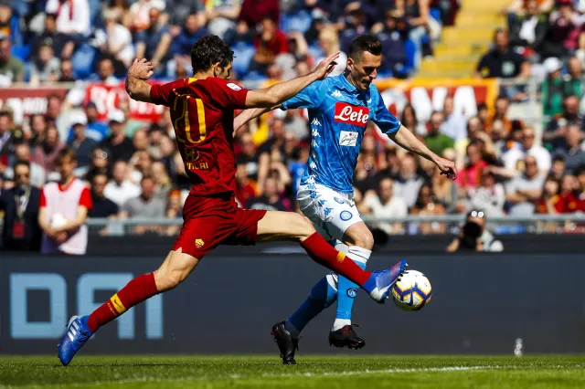 Milik z pięknym golem w meczu z Romą. Wysoka wygrana Napoli [WIDEO]
