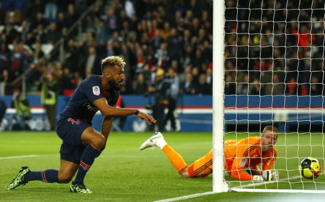 Choupo-Moting nie trafił z linii bramkowej do siatki. Fatalne pudło piłkarza PSG [WIDEO]