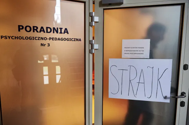 Mama, tata i strajk. Dzieci także na sądowych korytarzach