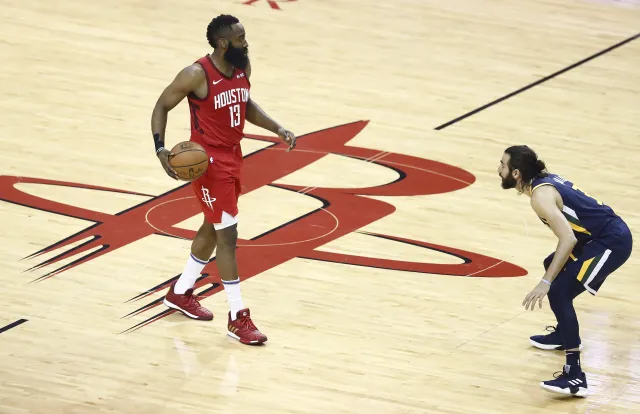 Liga NBA: Zwycięstwa faworytów. Bucks, Celtics i Rockets prowadzą już 2-0