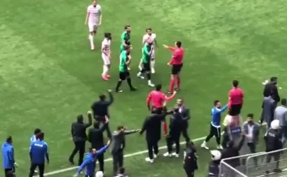 Horror na meczu w Turcji