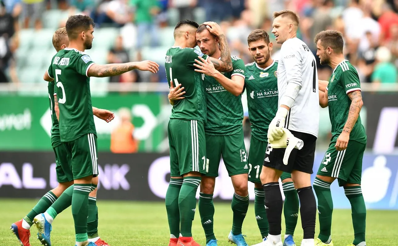 Radość piłkarzy Śląska po zwycięstwie z Cracovią