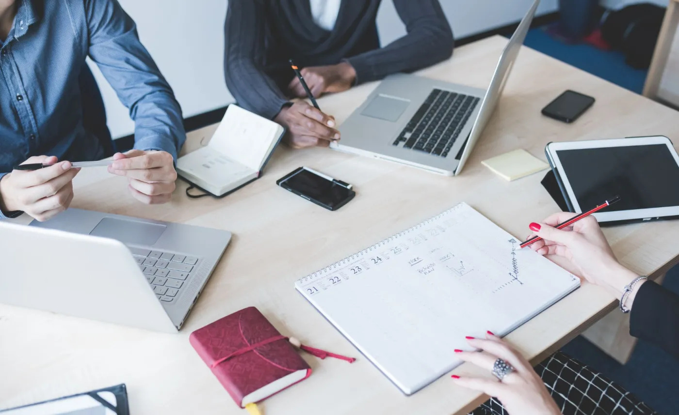 Taśmy prawdy wdarły się do firm. Pracownicy coraz częściej nagrywają szefów