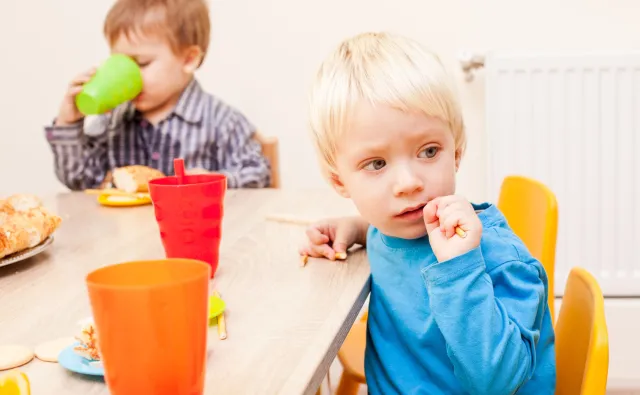 Wakacje 2020. MEN opublikował wytyczne dla organizatorów kolonii i obozów