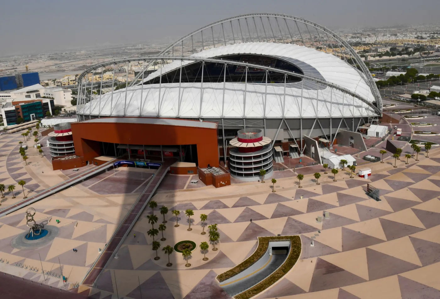 12632282-stadion-khalifa-w-dausze.jpg