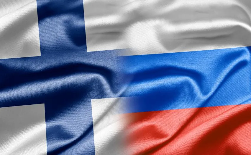 Flagi Finlandii i Rosji