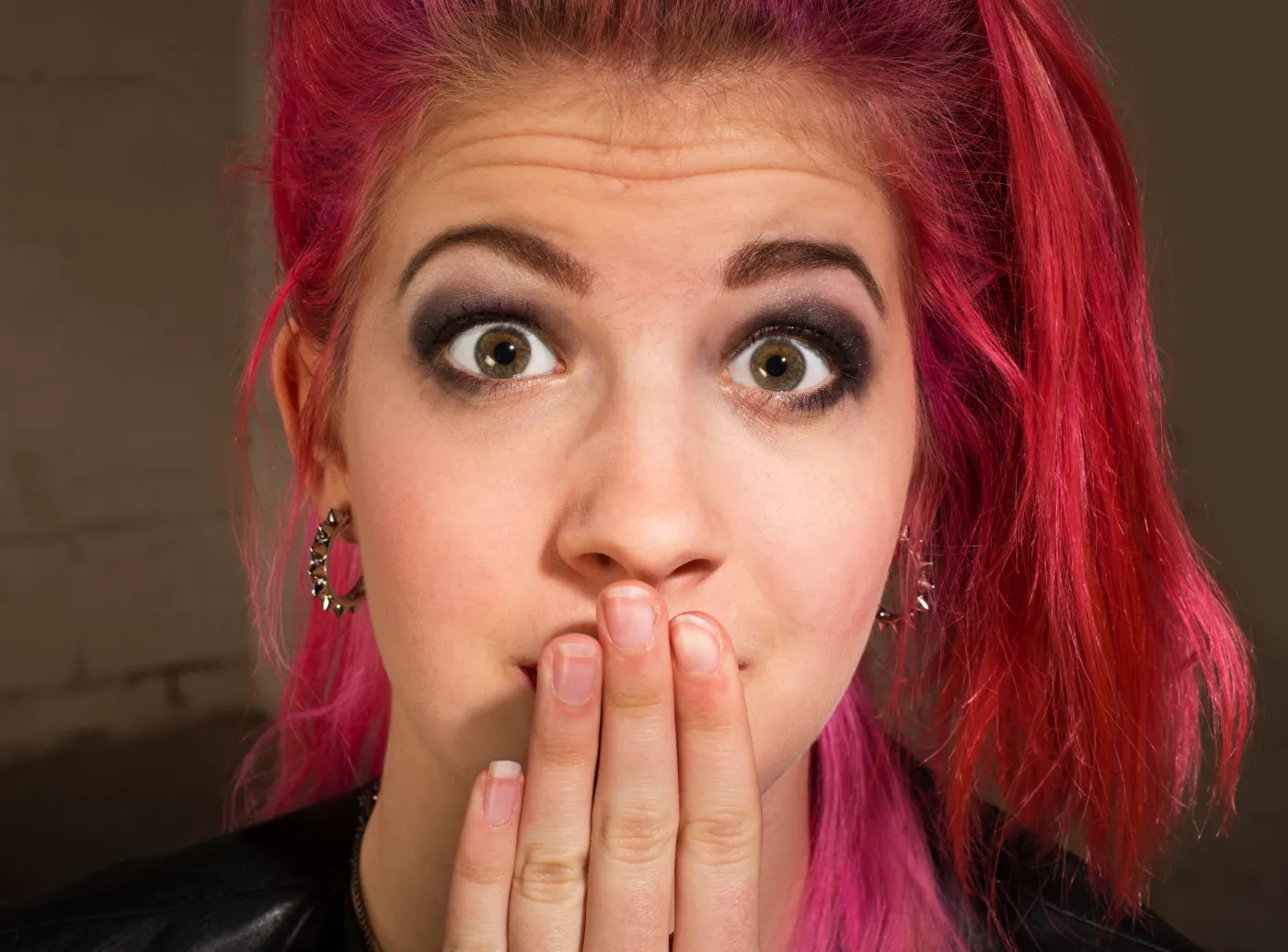 Kobieta ma zdziwioną minę