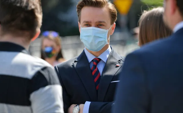 PiS chce przekupić posłów opozycji? Bosak: Nie jesteśmy na sprzedaż