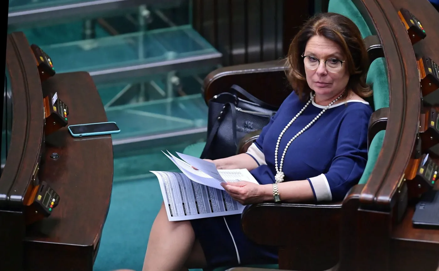 Nowe rządowe wytyczne w sprawie epidemii i przedwyborcze zamieszanie w PO [RELACJA]