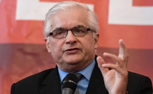 Cimoszewicz ws. Trójki: Gorliwy głupek, myśląc, że robi dobrze, zrobił PiS-owi niedźwiedzią przysługę