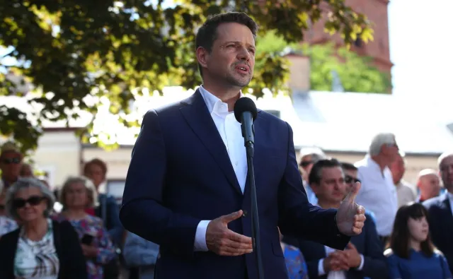 Awantura o hasło Trzaskowskiego. PiS: To plagiat. Nitras: Jest dobre, nie zmienimy go