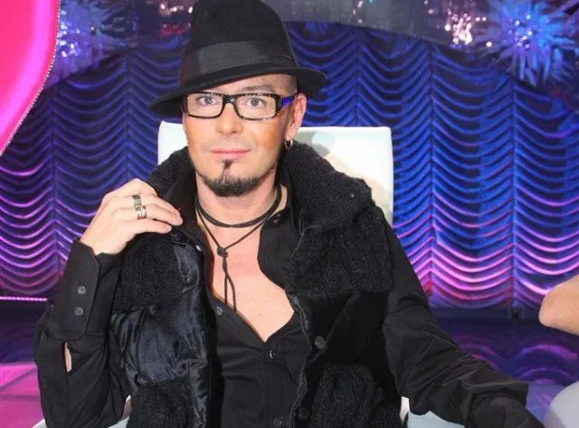 Tomek Jacyków przygotowuje kolekcję mody dla widzów Teatru Syrena