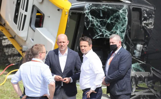 Radni PiS żądają od Trzaskowskiego pilnych wyjaśnień w związku z wypadkiem autobusu