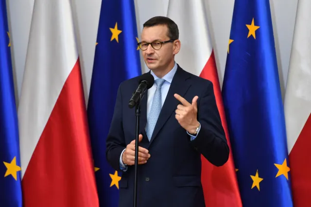 Morawiecki:  Musimy być bardzo zmobilizowani przeciwko tym farbowanym lisom na czele z panem Trzaskowskim