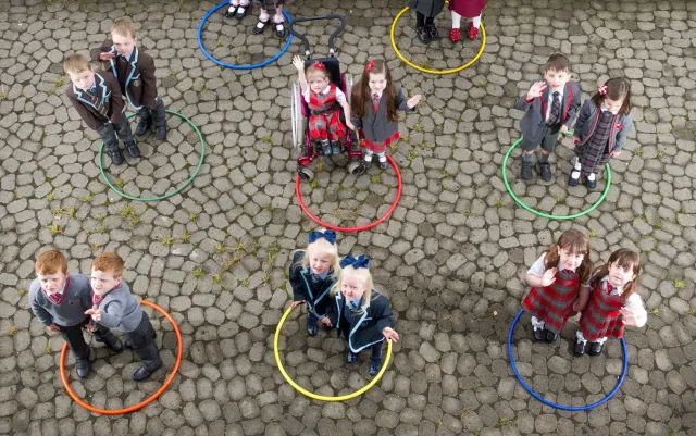 Uczniowie w Szkocji wracają do szkół. Po pięciomiesięcznej przerwie