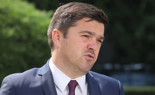 Padł rekord zakażeń. Andrusiewicz: Możliwe jest zmniejszenie liczby gości w restauracjach i na weselach [WIDEO]