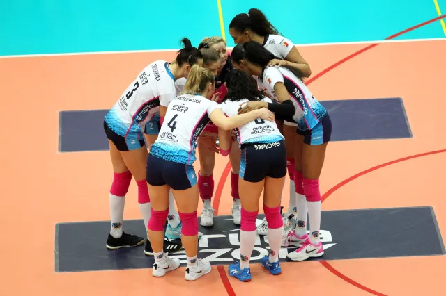 Ekstraklasa siatkarek: Dziewięć zakażeń koronawirusem w Chemiku Police