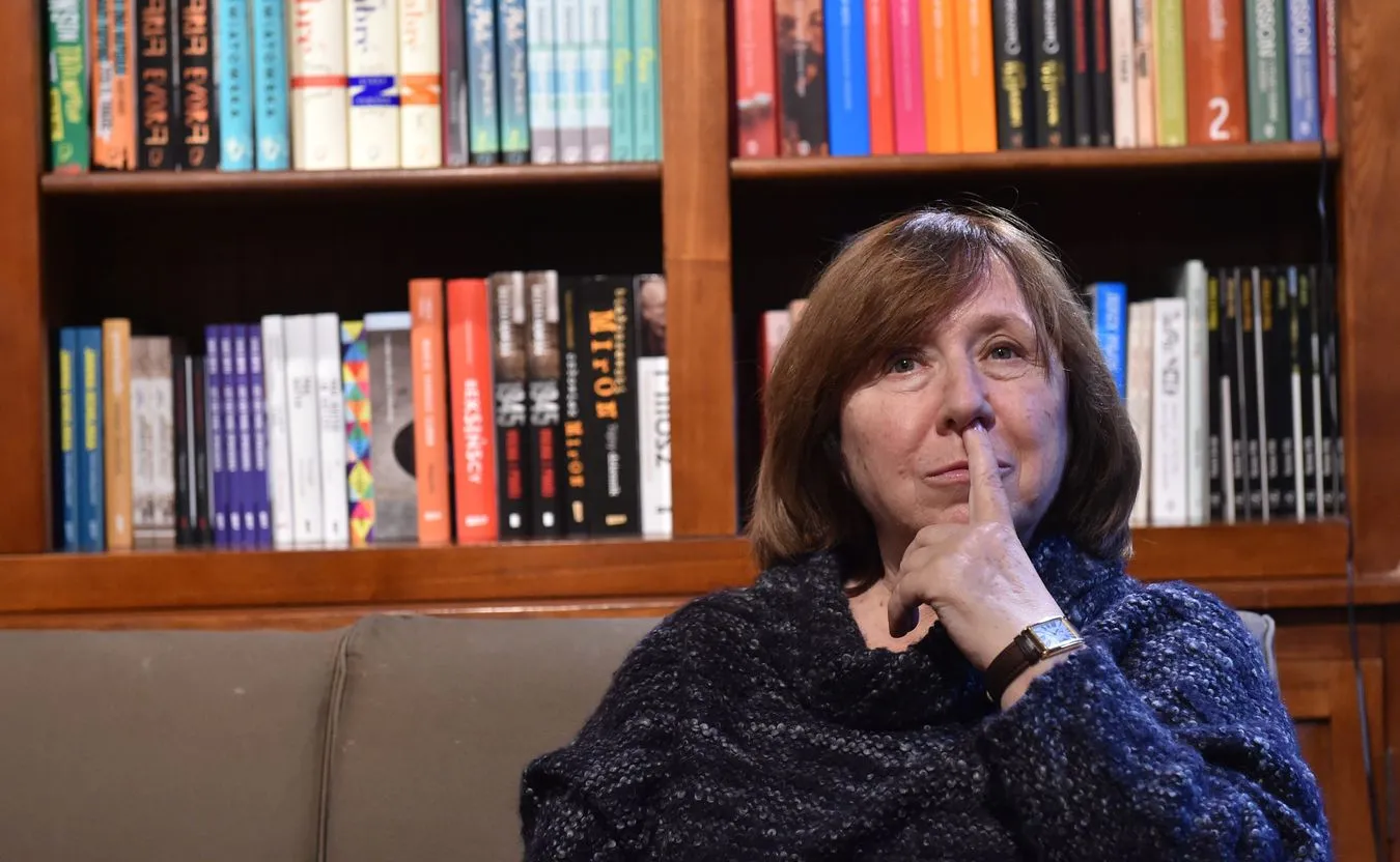 Nieznani ludzie próbują wejść do mieszkania białoruskiej noblistki Swiatłany Aleksijewicz