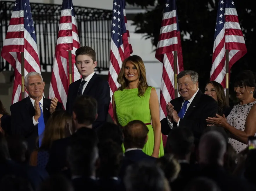 "Po kim on to ma?" Internauci komentują wygląd 14-letniego Barona Trumpa