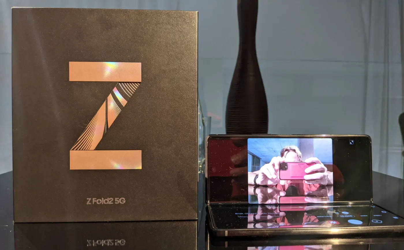 samsung-galaxy-z-fold-2-28195247.jpg
