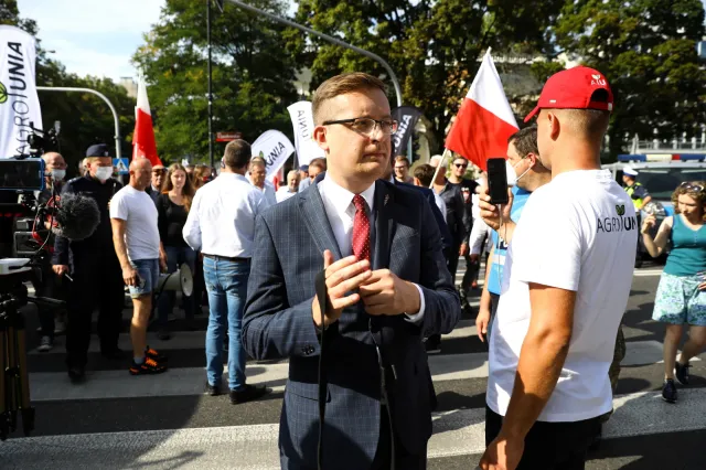 Konfederacja: Kaczyński przestał udawać, że jest prawicą. Najlepszych patriotów zapraszamy do nas
