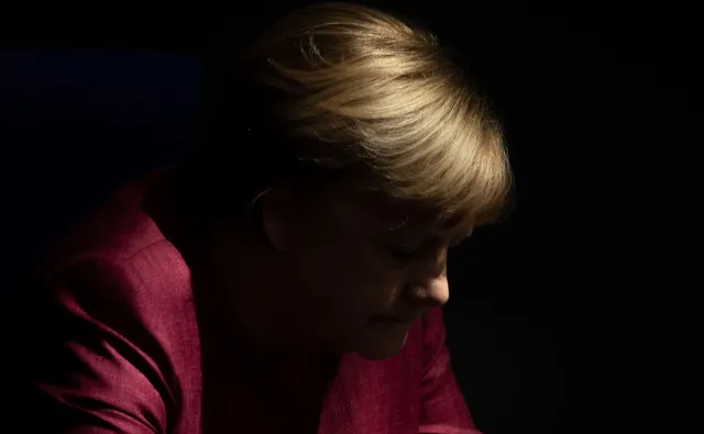 Merkel w Bundestagu mówi o "wyjątkowej sytuacji kryzysowej". O co chodzi?