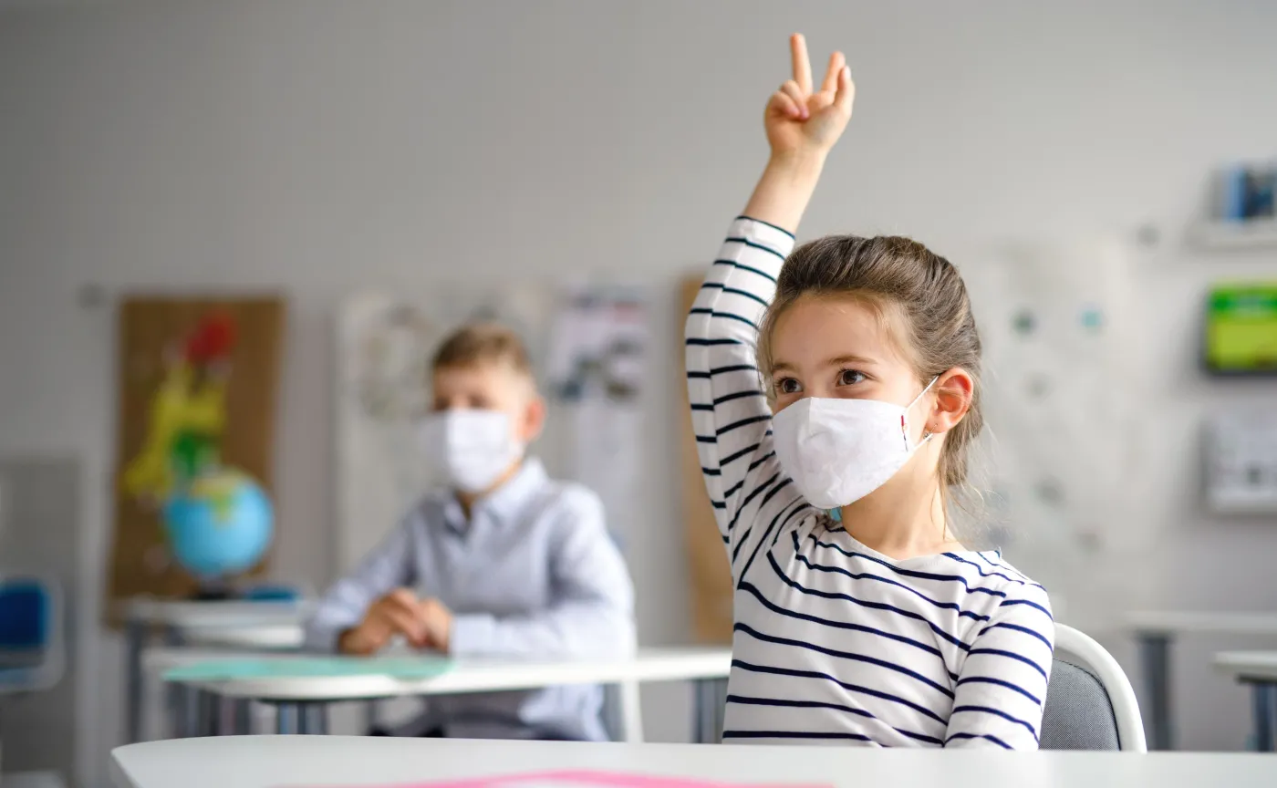 Obowiązkowe maseczki w szkołach? PAN podała nowe zalecenia