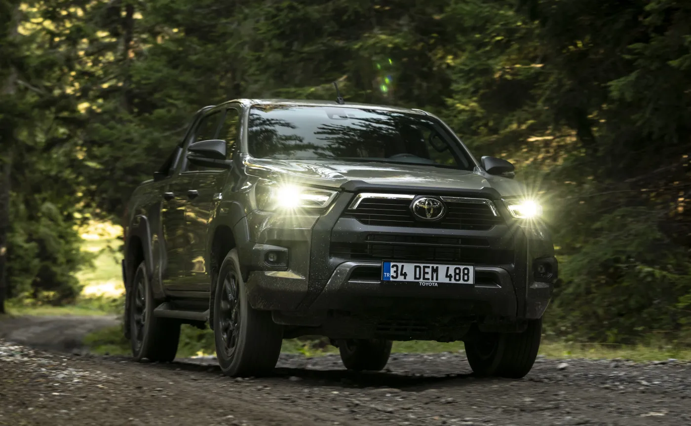 toyota-hilux-invincible-28265082.jpg