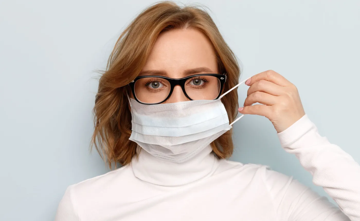 Najlepsza ochrona przed COVID-19: dystans + maseczka + ochrona oczu