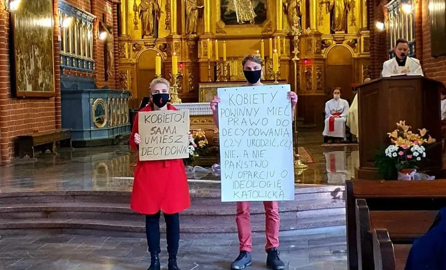 Scheuring-Wielgus z mężem protestowali w kościele. Rusza śledztwo