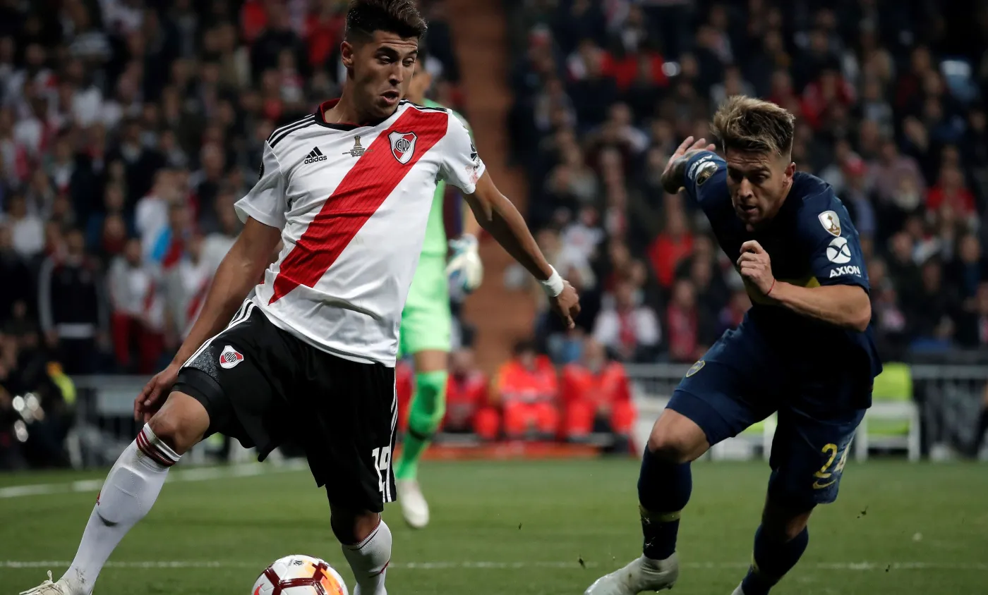 Exequiel Palacios (z lewej)