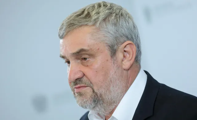 Rozłam w PiS? Brudziński: "Wywalanie" większości rządowej byłoby nieroztropne