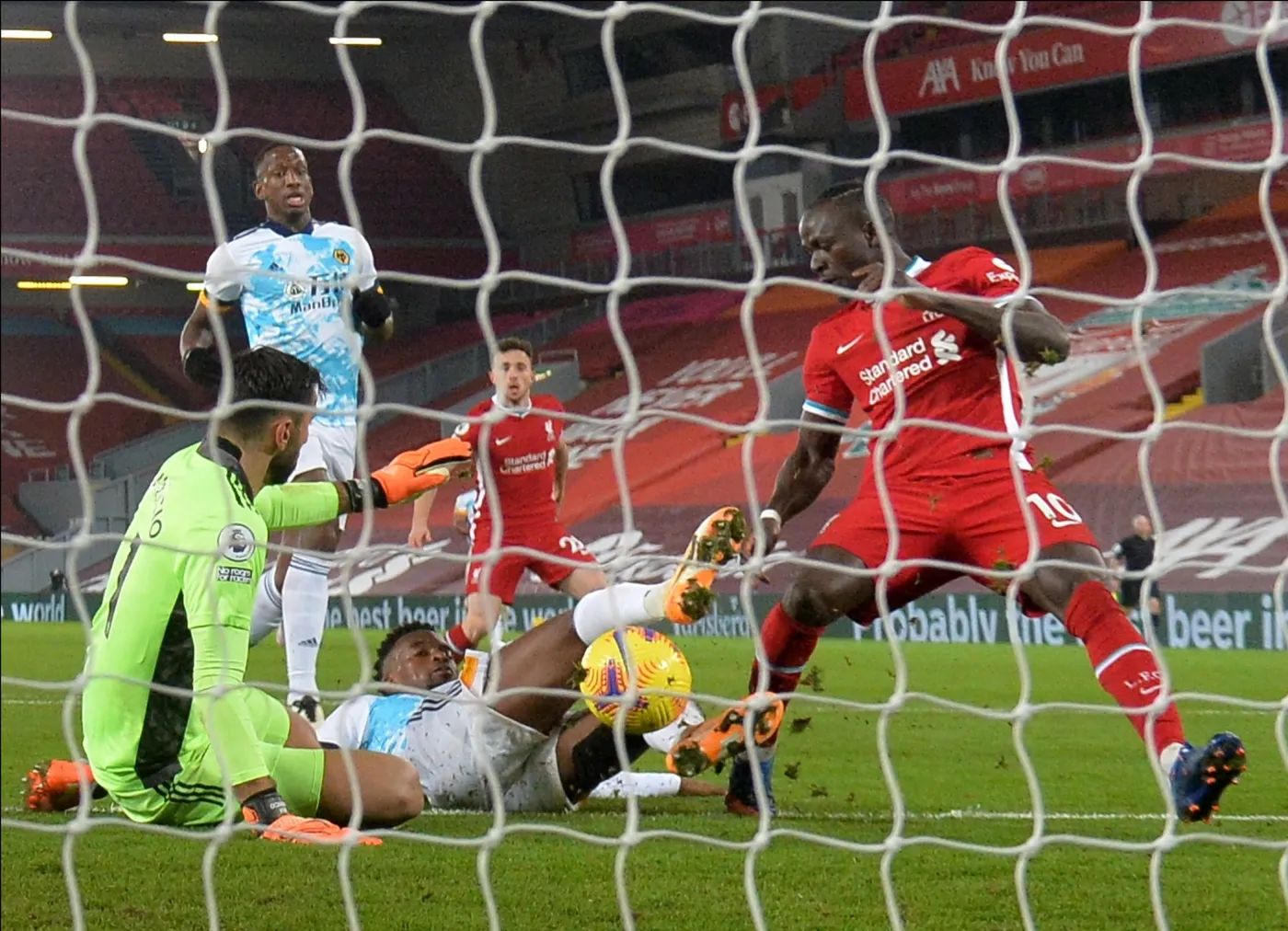 Liverpool zdemolował Wolverhampton i wrócił na drugie miejsce w Premier League