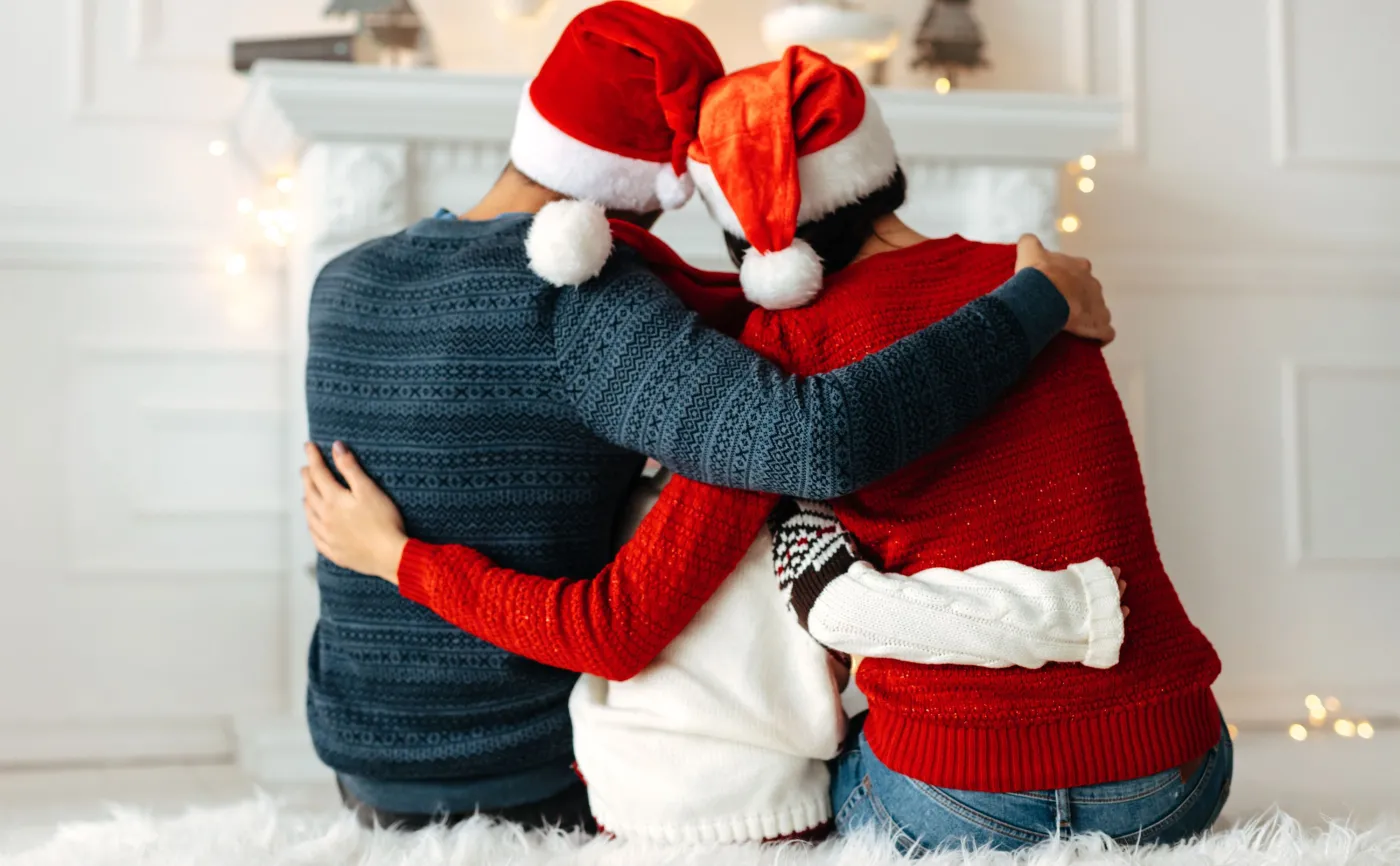 WHO radzi: Nie przytulajcie się podczas świąt
