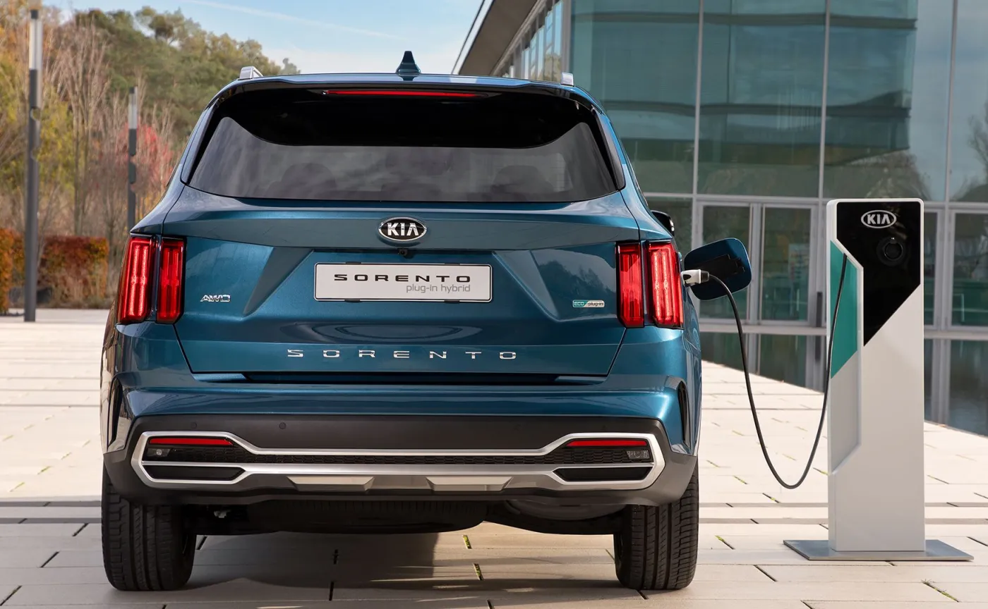 kia-sorento-plugin-hybrid-37032600.jpg