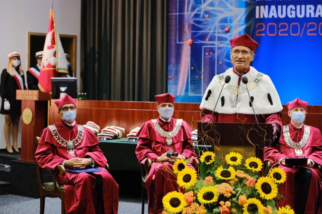 Afera ze szczepieniami poza kolejnością. WYNIKI PRAC komisji WUM