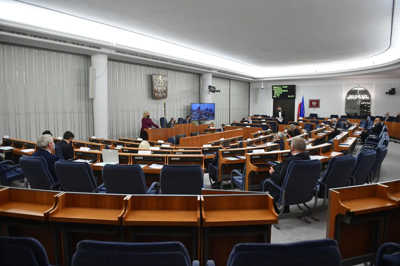 Ponad 100 poprawek do budżetu. Ustawa wraca do Sejmu