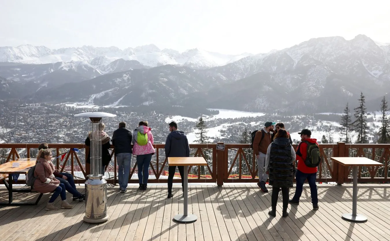 W weekend chłodniej i bardziej wietrznie. W górach możliwy śnieg [PROGNOZA POGODY]