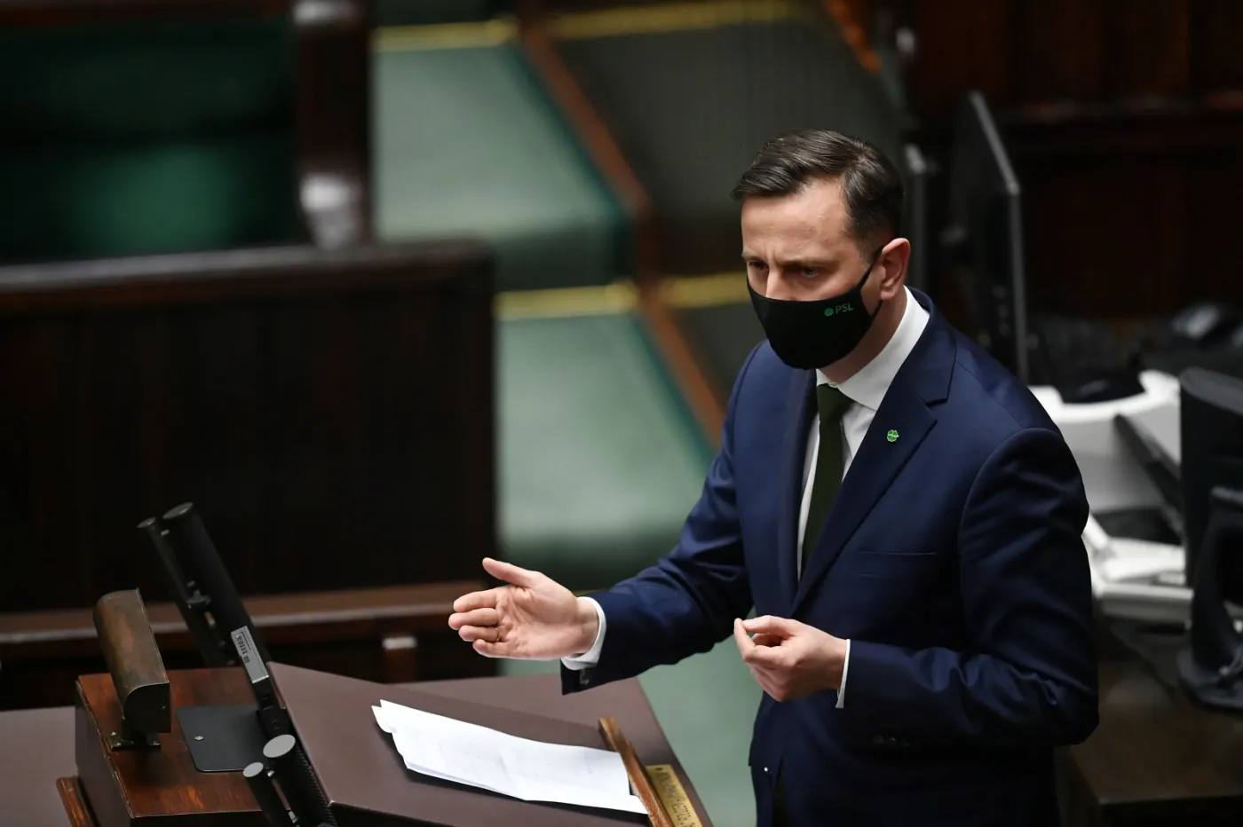 Kosiniak-Kamysz do Niedzielskiego: Pan przynajmniej pracuje, prezydent abdykował