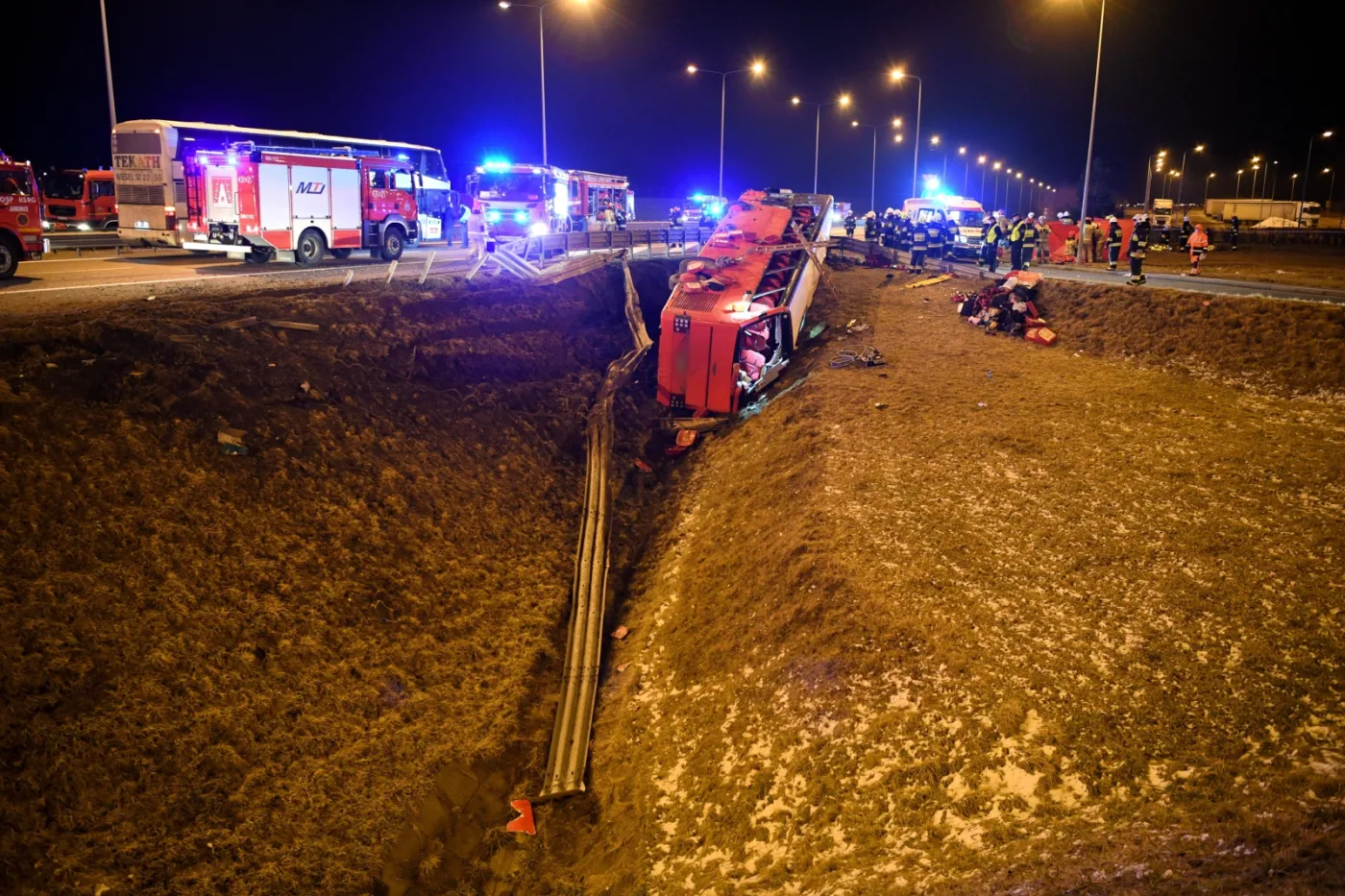wypadek-na-a4-w-kaszycach-37085748.jpg