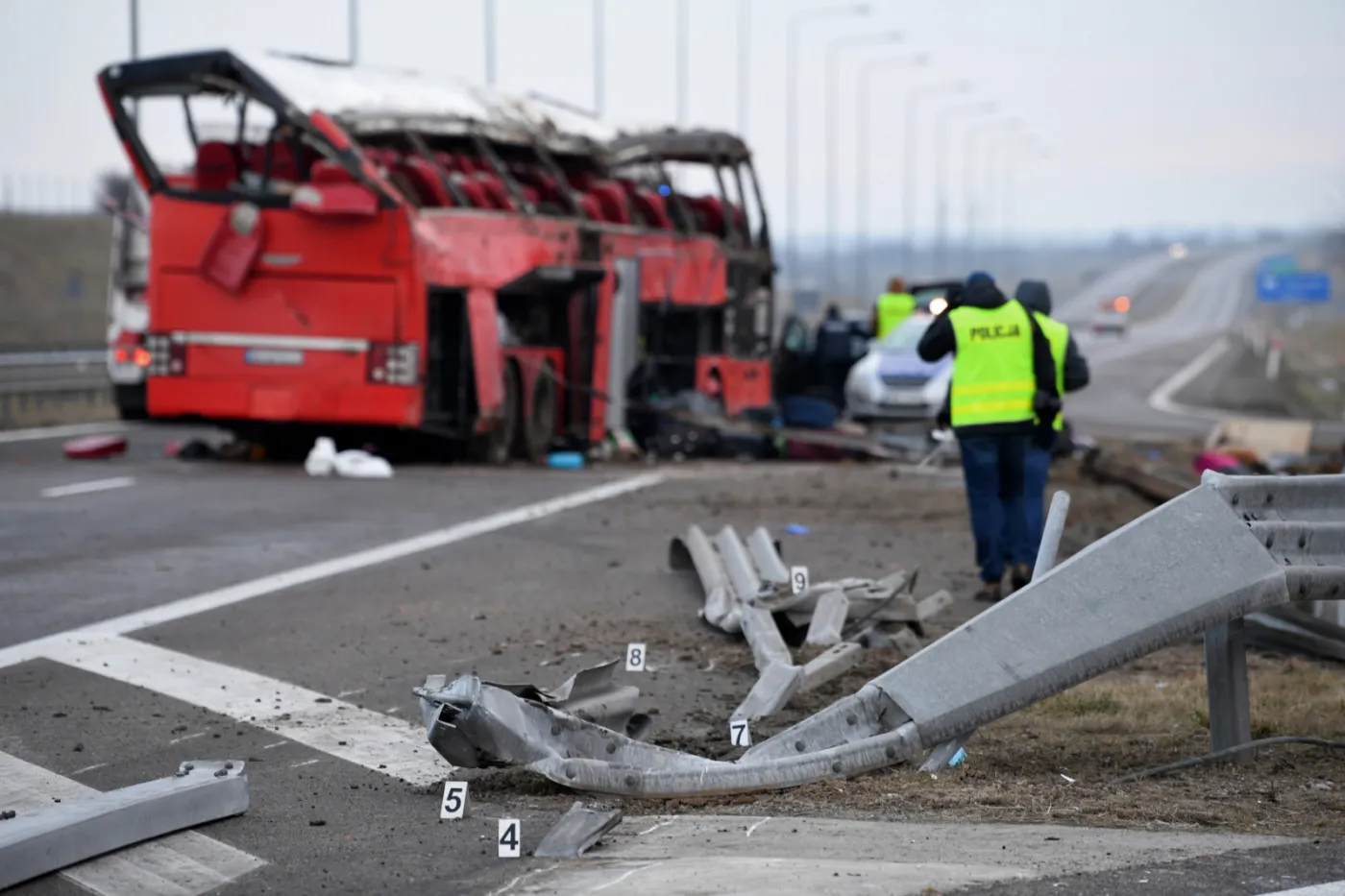 wypadek-na-a4-w-kaszycach-37085758.jpg