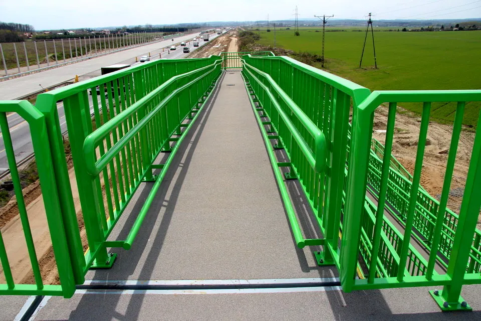 kladka-nad-autostrada-a1-37131642.jpg