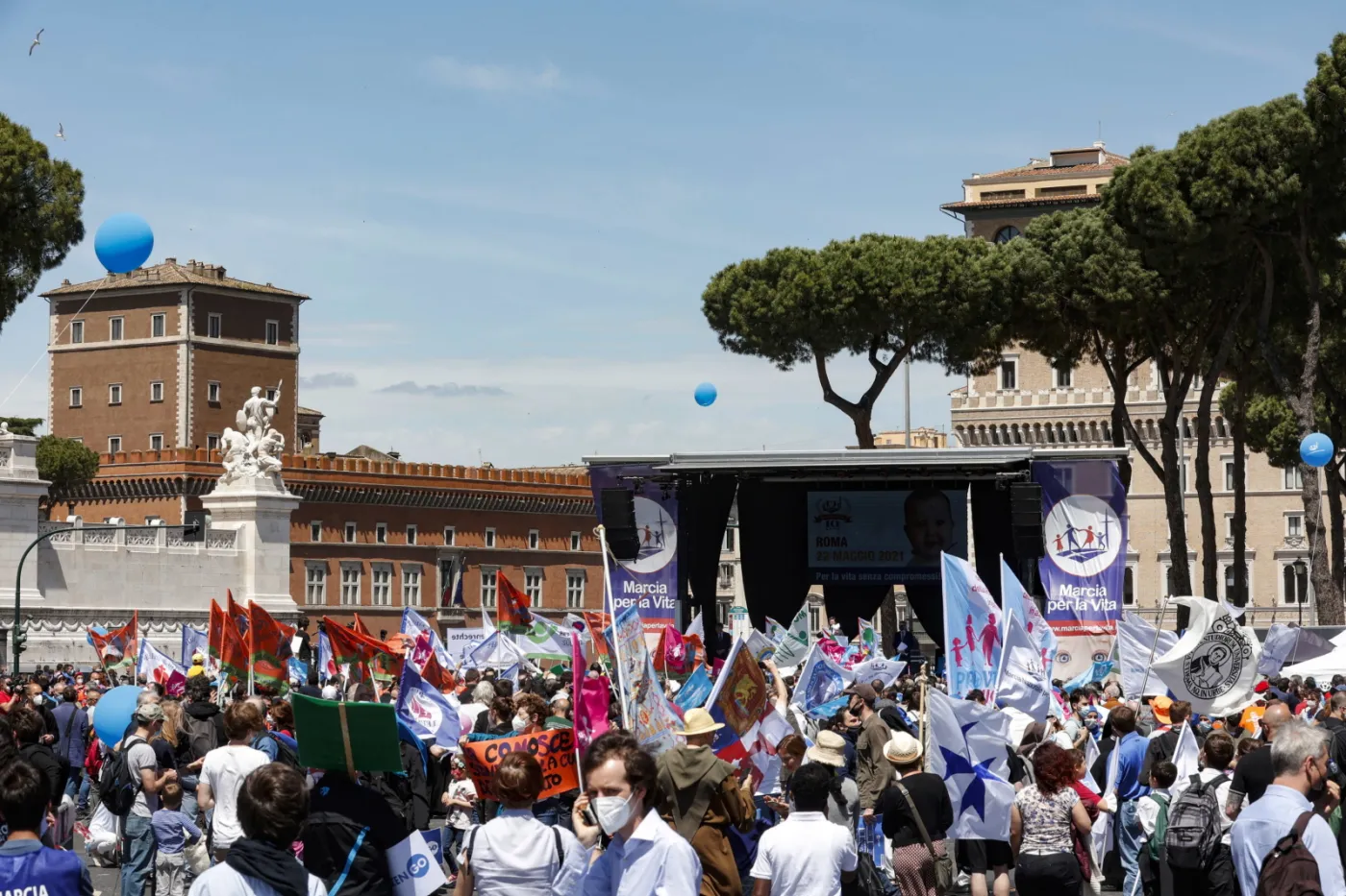 Marsz dla Życia przemaszerował przez Rzym. Wzięli w nim udział ambasadorowie Polski i Węgier