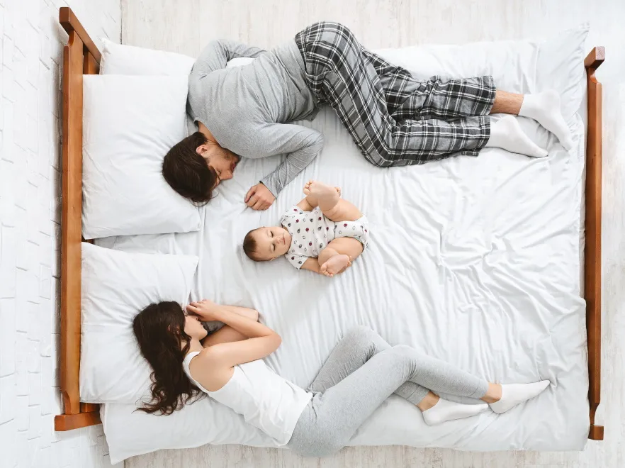 Powiedz STOP we właściwym momencie. Kiedy "wyprowadzić" dziecko z sypialni rodziców?