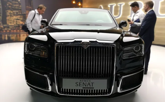 Zajrzeliśmy do nowej pancernej limuzyny Putina. Oto Aurus Senat L700 i S600 [ZDJĘCIA i RELACJA Z GENEWY]
